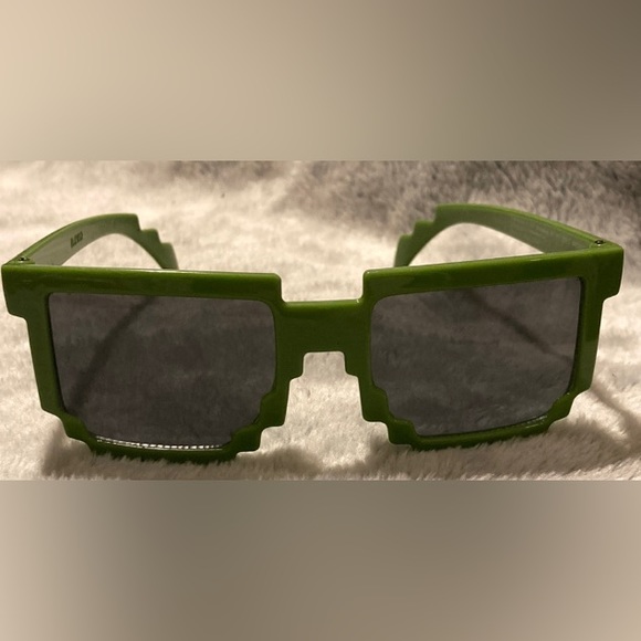 🧱MINECRAFT💫Green SWAGGY Shades - Picture 2 of 5